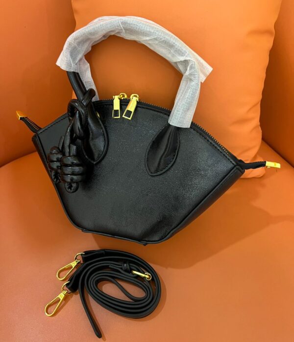 DIVERSO.BAGS TIA HANDBAG