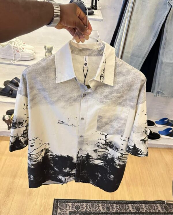 WhatsApp Image 2025-10-16 at 03.57.23_b7d11f5f MEN'S SHORT-SLEEVED BUTTON-DOWN SHIRT WITH A BLACK AND WHITE LANDSCAPE PRINT