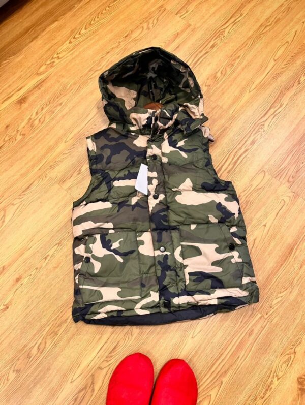 CAMO ARM-LESS PUFFER JACKET