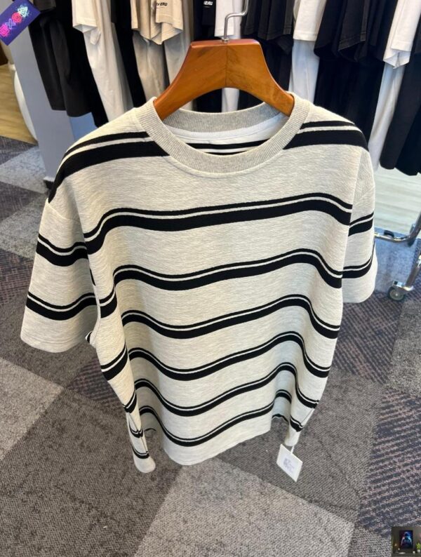 GREY AND BLACK STRIPED T-SHIRT