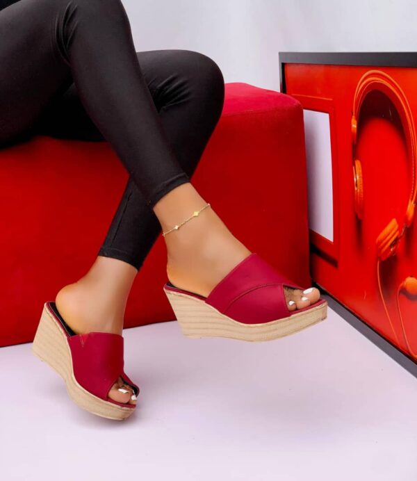 FLOXY WEDGE SANDALS