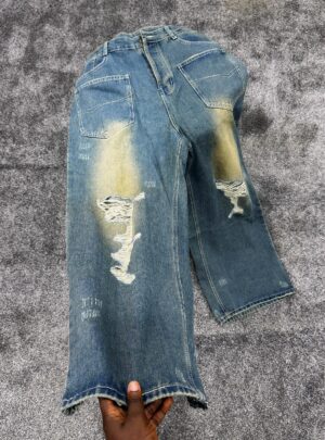 WIDE-LEG BAGGY DISTRESSED DENIM JEANS