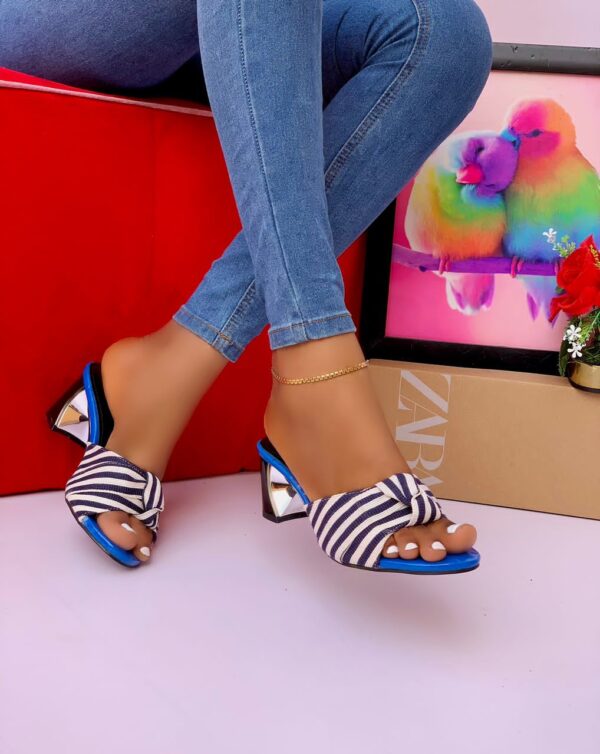 LUXE CLASSIC BLOCK HEELED