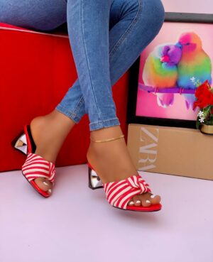 LUXE CLASSIC BLOCK HEELED