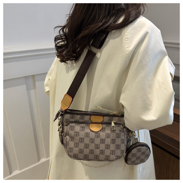 PATTERNED SHOULDER BAGS