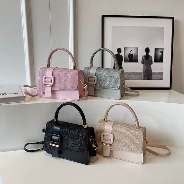 VINTAGE-STYLE CROSSBODY BAGS