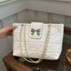 QUILTED ZIPPER SHOULDER BAG