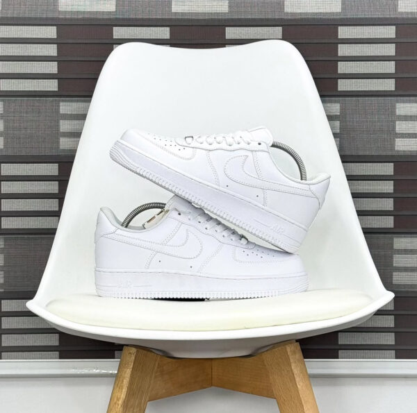 NIKE AIR FORCE 1 '07 LEATHER SNEAKER