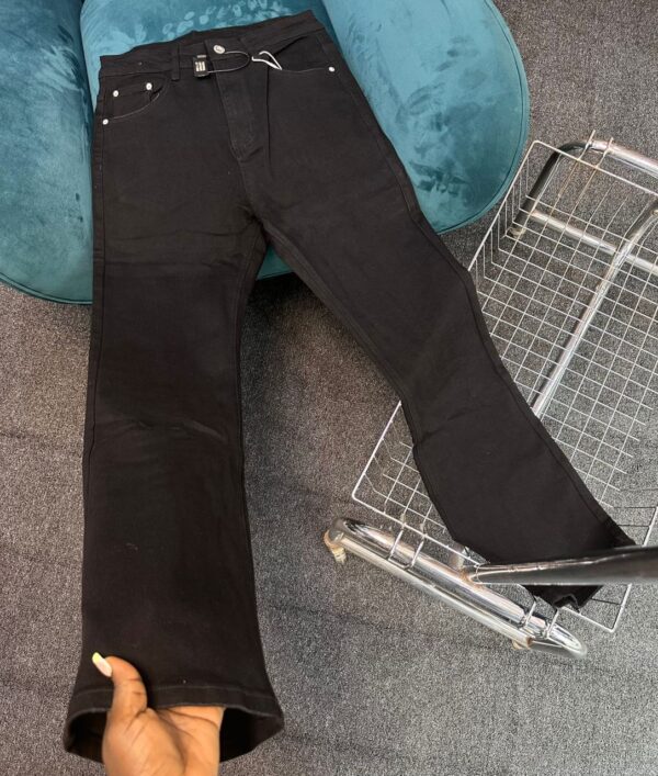 BLACK FLARED LEGS JEANS