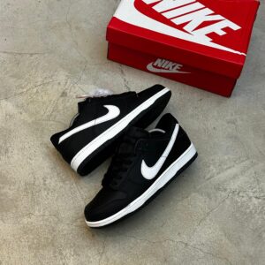 NIKE SB DUNK LOW ‘REVERSE PANDA’