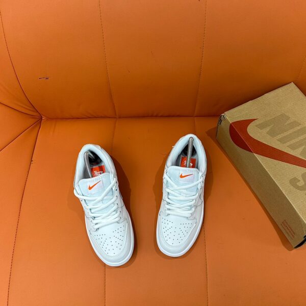 NIKE SB LOW ‘ORANGE LABEL TRIPPLEWHITE’