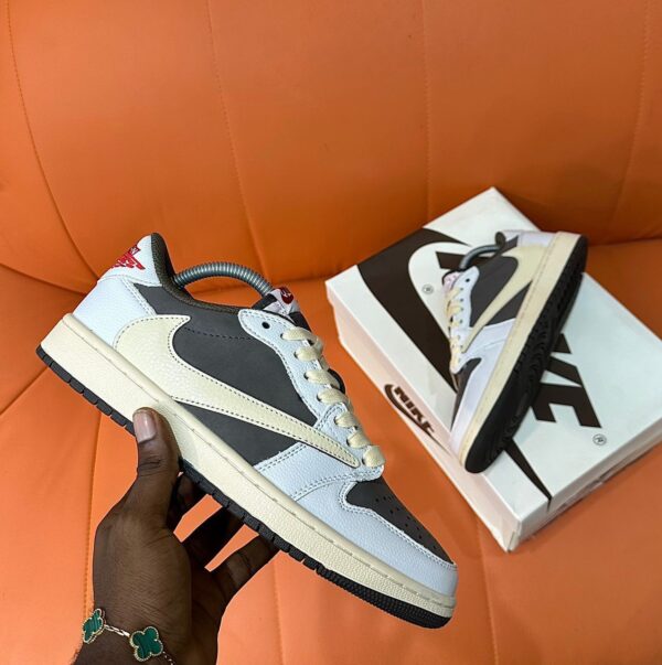 TRAVIS x NIKE AIR JORDAN 1 RETRO ‘REVERSE MOCHA’